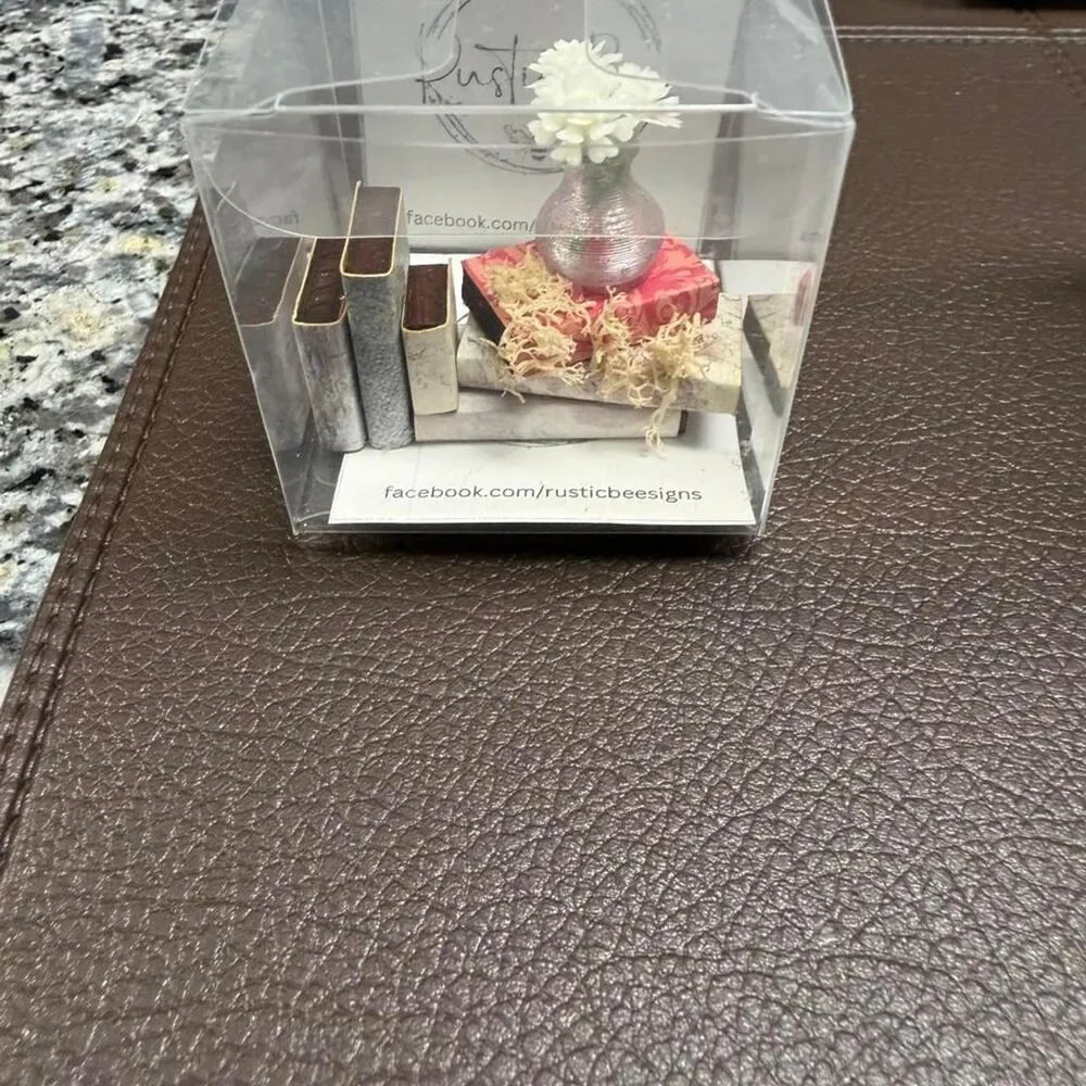 miniature dollhouse accessories